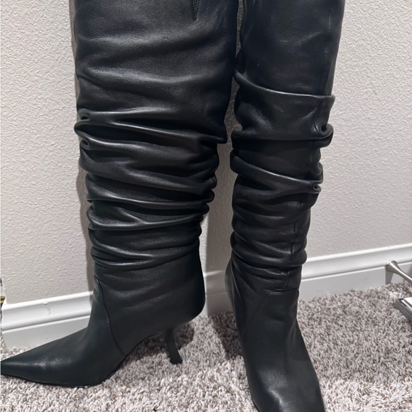 Women's Black Slouchy Knee-High Pointed Toe Boots - Picture 3 of 9